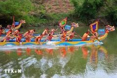 La course de pirogues d’An Chau 2025. Photo: VNA