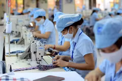 La salaire minimum régional augmentera, selon la région, de 350.000 à 500.000 dôngs par mois par rapport à son niveau actuel. Photo: baochinhphu.vn