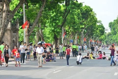 La zone piétonne autour du lac Hoàn Kiêm. Photo: Petrotime
