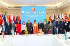 Délégués participant à la 23e réunion intersessions du Forum régional de l'ASEAN sur les secours en cas de catastrophe. Photo publiée par la VNA