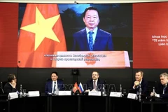 Cérémonie de signature de l'accord de coopération entre l'Académie vietnamienne des sciences et technologies et l’Académie des sciences de Russie. Photo : VNA