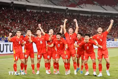 L'équipe U23 du Vietnam est devenue la première équipe de l'histoire du tournoi à remporter trois titres régionaux consécutifs. Photo : VFF/VNA