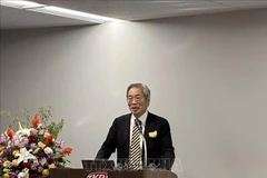 Le professeur Yuji Suzuki, président de la Fédération nationale des associations pour l’UNESCO au Japon et secrétaire général de la Fédération Asie-Pacifique des clubs et associations UNESCO (AFUCA) s’exprime lors du séminaire. Photo : VNA