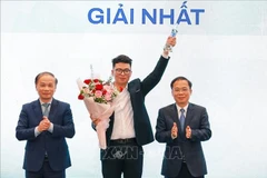 Le premier prix a été décerné à BioWraps, qui transforme les écorces d’orange en une solution d’emballage biosourcée et durable. Photo : VNA