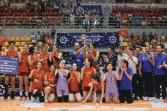 Le Vietnam remporte la Coupe des nations de la Confédération asiatique de volley-ball après avoir battu les Philippines en finale, le 14 juin à Hanoï. Photo : VNA
