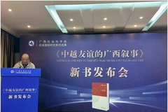 Cérémonie de lancement du livre «Récit du Guangxi sur l’amitié sino-vietnamienne ». Photo : Guangxi Daily