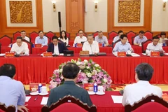 De gauche à droite: le président de l'Assemblée nationale Trân Thanh Mân, le Premier ministre Pham Minh Chinh, le secrétaire général du Parti Tô Lâm, le président de la République Luong Cuong et le permanencier du Secrétariat du Comité central du Parti Trân Câm Tu. Photo: dangcongsan.vn