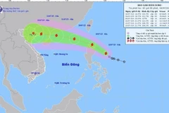 Une dépression tropicale au-dessus des eaux orientales des Philippines s’est renforcée pour former la tempête Wipha. Photo : VNA