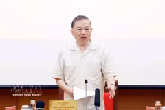 Le secrétaire général du Parti et président de la République Tô Lâm s'exprime lors de la deuxième réunion du comité directeur central sur le développement de la culture vietnamienne, à Hanoi, le 13 juillet. Photo: VNA