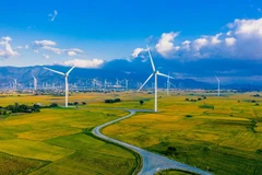 Un parc éolien dans la province de Khanh Hoa. Photo : tapchicongthuong.vn