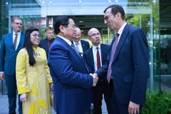 Le Premier ministre Pham Minh Chinh en visite à la Société nationale des chemins de fer français (SNCF) à Paris, le 11 juin. Photo : VNA