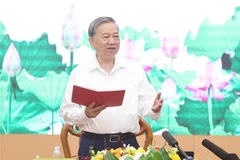 Le secrétaire général Tô Lâm s’exprime lors de sa réunion avec la Commission de la sensibilisation, de l’éducation et de la mobilisation des masses du Comité central du Parti communiste du Vietnam, à Hanoi, le 11 juin. Photo : VNA