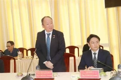 Furusawa Yasuyuki, directeur général de la SARL AEON Vietnam, s'exprime lors de la rencontre avec les responsables de la ville de Cân Tho. Photo : VNA