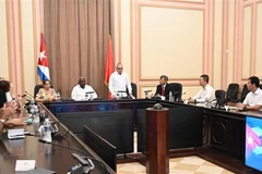 Vue de la cérémonie de remise du matériel technique offert par l’Assemblée nationale du Vietnam pour l’installation d’une salle de réunion virtuelle à La Havane. Photo : VNA
