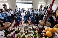 Le Festival des nids de salangane a eu lieu le 10e jour du 5e mois dans le temple dédié à l’ancêtre du métier, sur l’île de Hon Nôi, province de Khanh Hoa. Photo: VNP