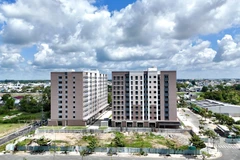 De nombreuses mesures incitatives et une réglementation transparente sont en place pour encourager les investisseurs à participer à la construction de projets de logements sociaux. Photo : VNA