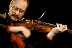 Mats Edén, l’un des plus grands interprètes suédois de musique folk et mondiale, se produira à Hanoi, le 5 août. Photo www.dynamik.se