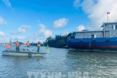 À Huê, les bateaux situés sur le chemin du typhon Fengshen ont été rappelés au port. Photo: VNA