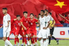 Les joueurs vietnamiens célèbrent leur premier but lors de la victoire 2-0 contre le Bangladesh lors du match du groupe C des éliminatoires de la Coupe d'Asie des moins de 23 ans de l'AFC 2026, le 3 septembre dans la province de Phu Tho. Photo : VFF