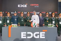 Présence des responsables du groupe Viettel et du groupe émirati EDGE à la cérémonie de signature du protocole d’accord. Photo : VNA