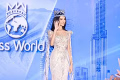 La Miss Monde en titre, Opal Suchata, lors de sa visite au Vietnam. Photo : organisateurs