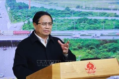 Le Premier ministre Pham Minh Chinh lors de la 16e réunion du Comité de pilotage de l’État pour les projets nationaux importants et les projets clés dans le secteur des transports. Photo : VNA