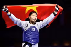 La combattante vietnamienne Bac Thi Khiêm célèbre sa victoire au Chuncheon Korea Open 2026, le 22 juillet. Photo : bongdaplus.vn