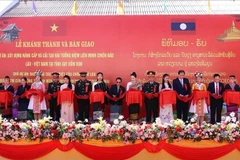 Présence des délégués vietnamiens et lao lors de l’inauguration du monument commémoratif de l’alliance de combat Laos-Vietnam. Photo : VNA