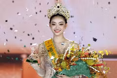 Yên Nhi couronnée Miss Grand Vietnam 2025. Photo: Comité d'organisation de Miss Grand Vietnam 2025
