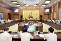 Le président de l’Assemblée nationale, Trân Thanh Mân, prononce le discours d’ouverture de la 2e session du Comité permanent de l’Assemblée nationale. Photo : VNA