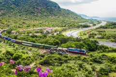 Le train Thông Nhât (Réunification) exploité par la Compagnie générale des chemins de fer du Vietnam.