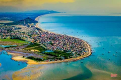 La plage de Thiên Câm vue d'en haut. Photo : baohatinh.vn