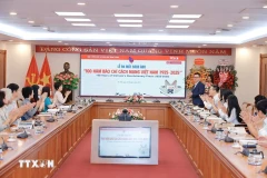 Cérémonie pour le lancement du livre photo «Les 100 ans de la presse révolutionnaire vietnamienne (1925-2025)», à Hanoi, le 10 juin. Photo : VNA