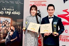 Le cinéaste vietnamien Ly Hai et son épouse Minh Ha reçoivent des prix au Festival international du film à concept novateur de San Francisco. 