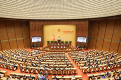 Vue d’ensemble de la séance de clôture de la 9e session de l’Assemblée nationale. Photo : VNA