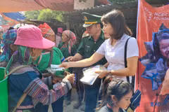 Le 30 juillet est la journée choisie par le Vietnam comme Journée de prévention et de lutte contre la traite des êtres humains afin d’impliquer davantage les organismes publics et la société civile dans la prévention et la lutte contre ce fléau. Photo : VNA
