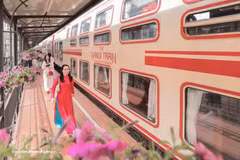Le "Train du patrimoine culturel des cinq portes" en service depuis le 6 septembre 2025. Photo: VNA