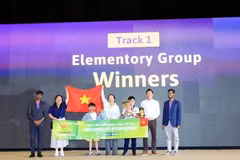 Deux élèves de Hô Chi Minh-Ville ont remporté le premier prix du concours Codeavour 6.0 International au Qatar, en présentant leur projet « Maison intelligente résistante aux inondations ». 