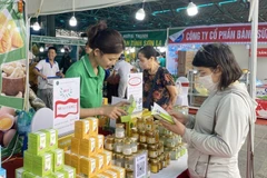Des clients au MM Mega Market Thang Long. Photo : hanoimoi.vn