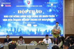 Le vice-ministre de la Culture, des Sports et du Tourisme, Hô An Phong s’exprime lors du séminaire sur le rôle de la presse dans la construction de la culture entrepreneuriale, à Hanoi, le 5 juin. Photo : hanoimoi.vn