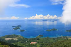 Vue panoramique de Lahad Datu, à l'est de l’État du Sabah, en Malaisie. Photo : Wikipédia