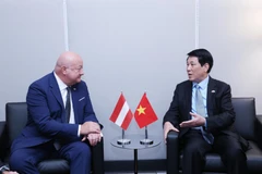 Le président vietnamien Luong Cuong (à droite) reçoit le Premier ministre autrichien Christian Stocker en marge du débat général de la 80e session de l’Assemblée générale des Nations Unies à New York, aux États-Unis, le 22 septembre (heure locale). Photo : VNA
