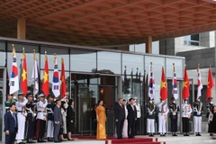 Le secrétaire général du Parti communiste du Vietnam (PCV), Tô Lâm, accompagné de son épouse, Ngô Phuong Ly, et d’une délégation de haut niveau, en visite d’État en République de Corée. Photo: VNA