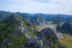 Une vue du sommet de Hang Mua à Ninh Binh. Photo : vietnamtourism