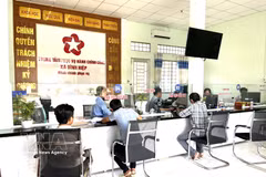 Le Centre de services administratifs publics de la commune de Binh Hiêp, à Tay Ninh, a été modernisé afin de mieux servir la population. Photo: VNA