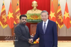 Le secrétaire général du Parti communiste du Vietnam (PCV) To Lam, et le président sri-lankais, Anura Kumara Dissanayake. Photo: VNA