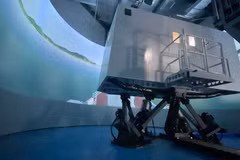 Le système vietnamien de simulation maritime atteint les normes internationales les plus strictes. Photos: NDEL