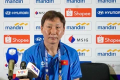 L'entraîneur Kim Sang-sik lors d'une conférence de presse avant la phase de groupes du Championnat de l’ASEAN de football des moins de 23 ans 2025, en Indonésie, le 15 juillet 2025.