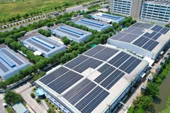 Becamex met en œuvre des solutions solaires sur toiture et d'autres innovations énergétiques au service de ses zones industrielles au Vietnam. Photo : Becamex