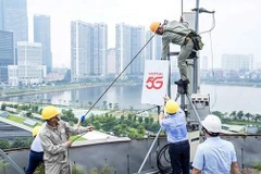 La stratégie de développement de la 5G du Vietnam s’est traduite par des politiques nationales en matière de technologies et d’infrastructures numériques, avec pour objectif un débit internet moyen de 100 Mbit/s d’ici 2025 et une couverture 5G nationale complète d’ici 2030.